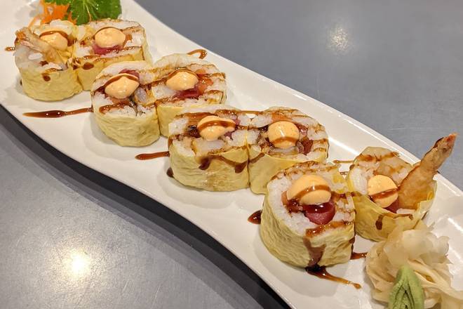 Order Float Your Boat Roll food online from Jojo Sushi Bar & Restaurant store, Santa Rosa on bringmethat.com