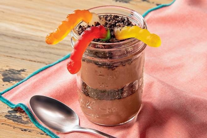Order Dirt Cup Dessert food online from Cracker Barrel Old Country Store store, Somerset on bringmethat.com