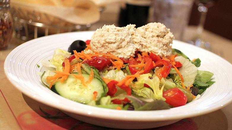 Order Tuna Salad Platter food online from Mama Theresa's store, Westbury on bringmethat.com