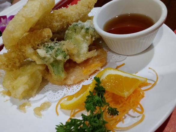 Order Chicken with Vegetable Tempura food online from Sushi Bear Sushi & Grill store, Jacksonville on bringmethat.com