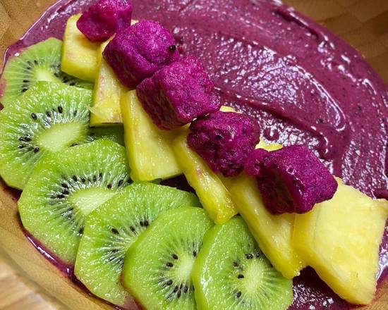 Order Dragon Fruit bowl food online from Sano Food store, Hialeah on bringmethat.com