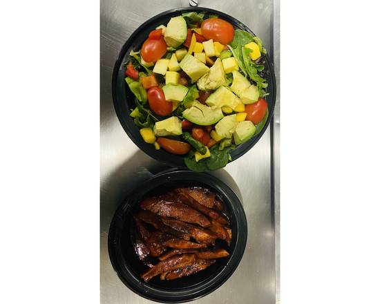 Order Chicken boneless Salad (large) food online from Ultimate Grill store, New York on bringmethat.com