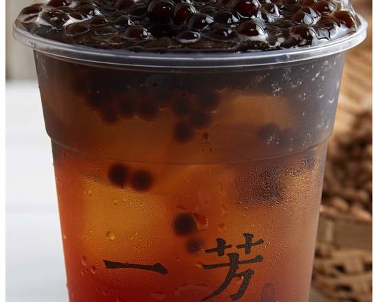 Order Pearl Black Tea 粉圓紅茶 food online from Yifang Taiwan Fruit Tea store, San Jose on bringmethat.com