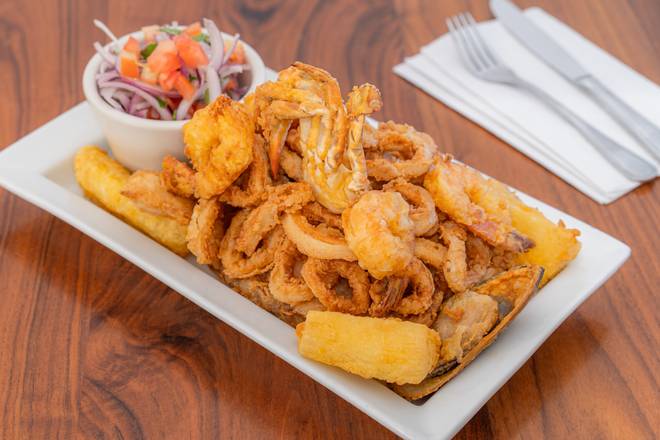 Order Jalea food online from Sabor Peruano store, Rahway on bringmethat.com