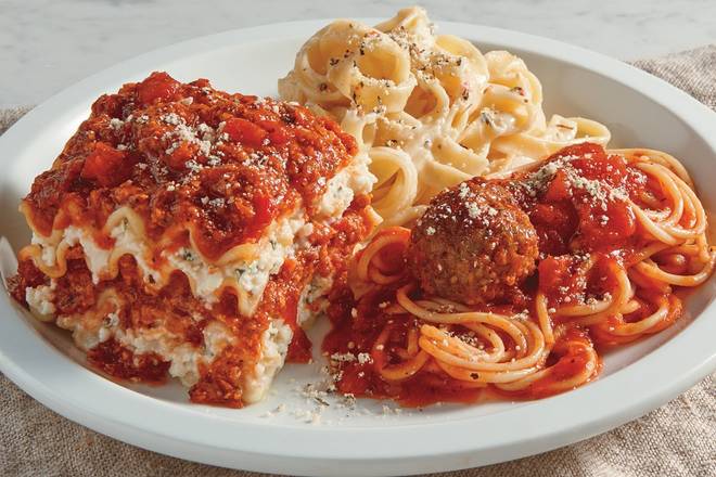 Order Classic Sampler food online from Fazoli's store, Nashville on bringmethat.com