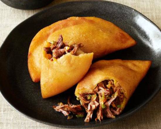 Order Shredded beef Empanada food online from Dale Arepa Bar & Healthy Bistro store, Miami on bringmethat.com