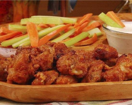 Order Chih'ua Wings food online from Chihua Restaurant & Bar store, El Paso on bringmethat.com
