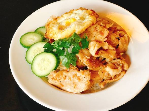 Order Garlic Pepper Sauce food online from Thai Curry Simple store, Seattle on bringmethat.com