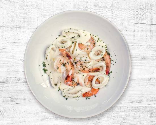 Order Camarones Y Calamares en Crema Al Vino food online from Noches De Colombia store, Fairview on bringmethat.com