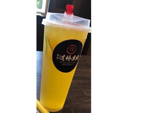 Order 翡翠青柠Jasmine Lime Tea food online from 十秒到云南过桥米线 store, Rockville on bringmethat.com