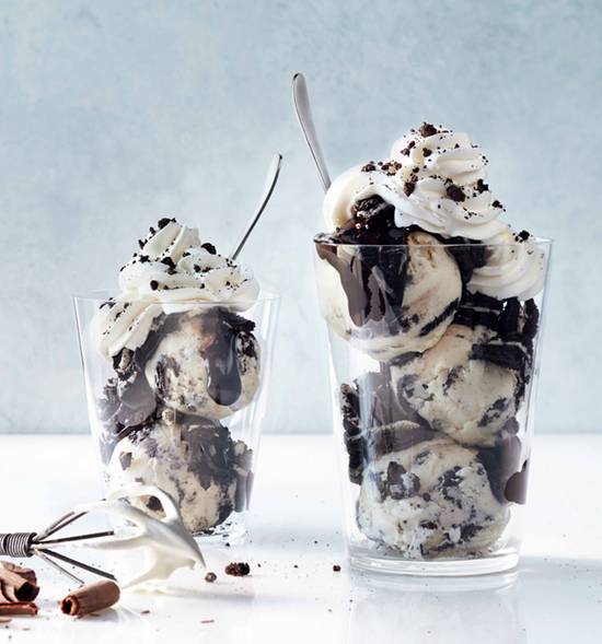 Order Cookies and Cream Dazzler Sundae food online from Haagen Dazs Shop store, Woodbury on bringmethat.com