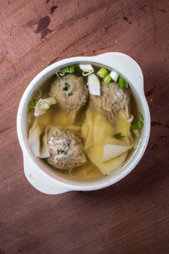 Order Wonton Soup food online from Amerasia Kungfood store, Covington on bringmethat.com
