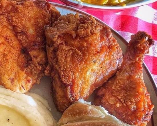 Order Box O' Chicken food online from Dinah's Fried Chicken store, Glendale on bringmethat.com