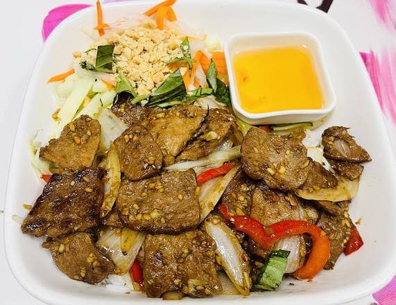 Order V21. Lemongrass Beef and Chicken food online from Pho Binh Minh store, Maple Valley on bringmethat.com
