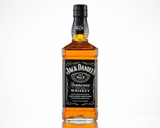 Order Jack Daniel's Black Label, 750mL whiskey (40.0% ABV) food online from Skipper Liquors store, Fort Myers Beach on bringmethat.com