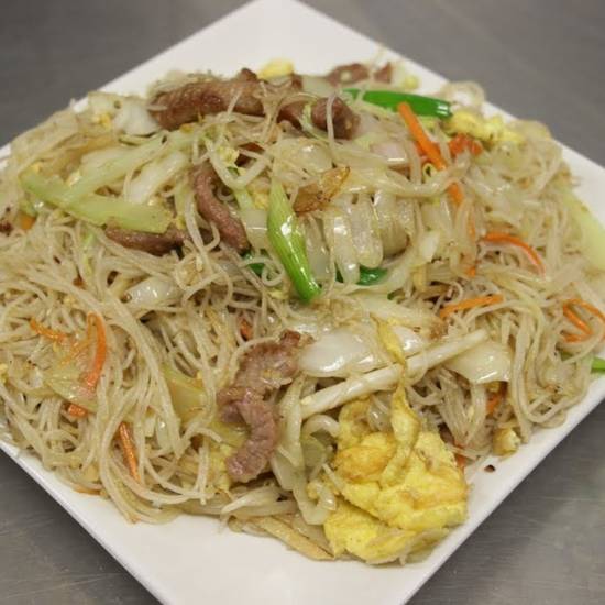 Order 36. Roast Pork Chow Mein Fun food online from Excel Chinese Restaurant store, South Chesterfield on bringmethat.com