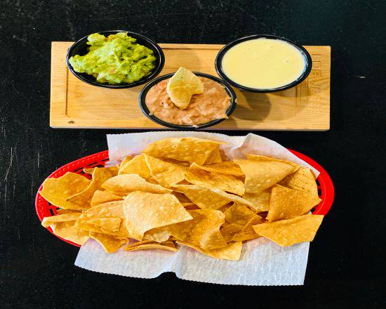 Order Trio Dip food online from Los Jefes Grill store, Metairie on bringmethat.com