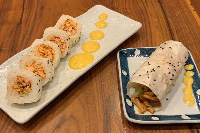 Order Cajun Salmon Roll food online from Sushi Katsu-Ya - Woodland Hills store, Woodland Hills on bringmethat.com