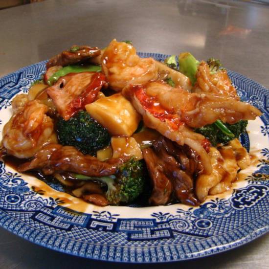 Order S4. Happy Family food online from Excel Chinese Restaurant store, South Chesterfield on bringmethat.com