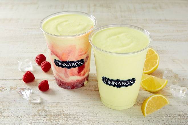 Order Frozen Lemonade food online from Cinnabon store, Houston on bringmethat.com
