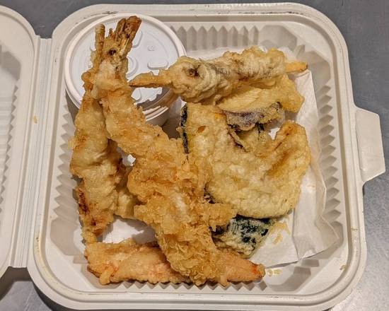 Order Moriawase Tempura Dinner food online from Jojo Sushi Bar & Restaurant store, Santa Rosa on bringmethat.com