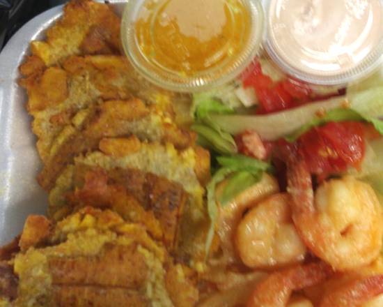 Order Tostones con Camarones al ajillo food online from Fonda El Criollito Restaurant store, Orlando on bringmethat.com
