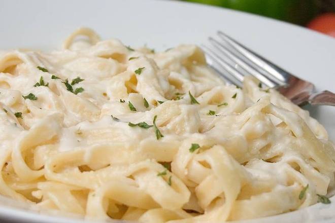 Order Fettuccine Alfredo food online from NYPD Pizza store, Orlando on bringmethat.com