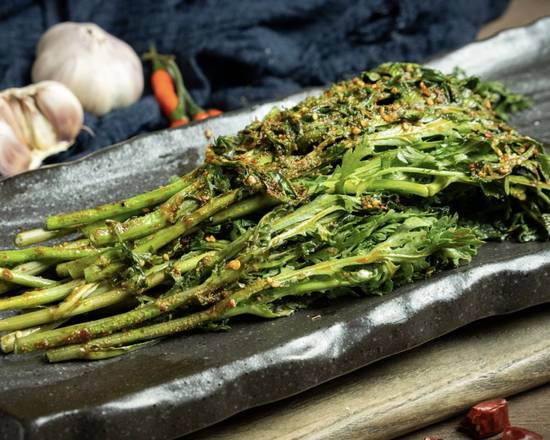 Order Crown Daisy 茼蒿菜 food online from Friendship Bbq store, Seattle on bringmethat.com