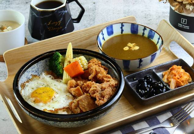 台南市中西區美食 客徠食classic 台南中西區 美食咖哩飯團體聚餐推薦人氣好喝茶飲外帶現煮便當餐盒素食咖哩飯中式簡餐鍋燒外帶美食餐盒