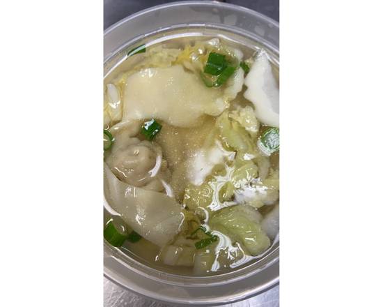 Order O2. Won Ton Soup food online from China Kitchen Restaurant 新華 store, Chicago on bringmethat.com