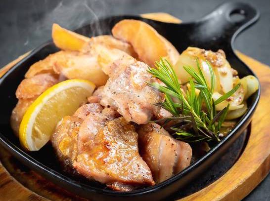 たっぷりグリルチキン ジカビヤ 目黒店 Plenty Of Grill Chicken Jikabiya Meguroの出前 宅配 テイクアウトメニュー ウーバーイーツ