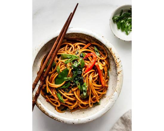 Order Vegetable  Lo Mein food online from CY Chinese Restaurant Szechuan Cuisine store, North Miami Beach on bringmethat.com