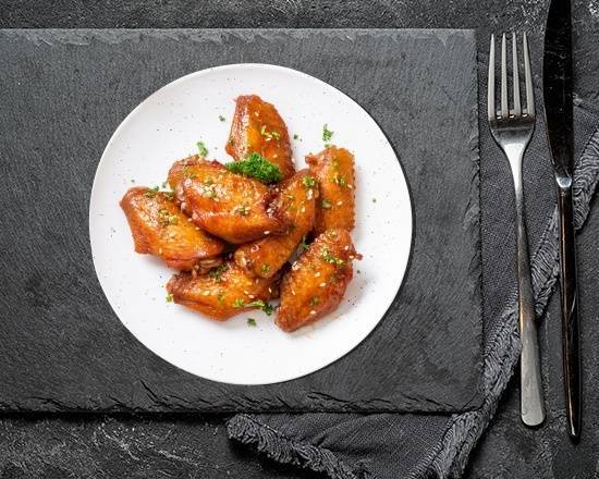 Order 14 Traditional Wings food online from Chicken Wing Co. store, West Melbourne on bringmethat.com