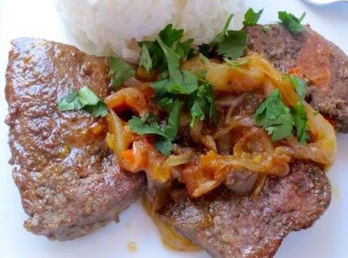 Order Beef Liver in creole sauce - Higado en salsa criolla with 3 sides + 1 Cola Cola Gratis food online from Medellin Restaurant store, Coconut Creek on bringmethat.com