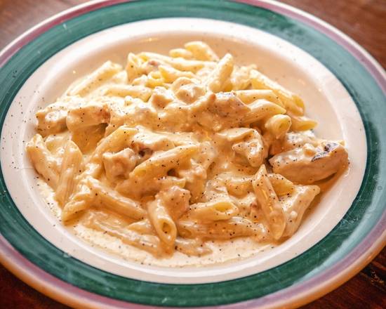 Order Penne Alfredo with Chicken food online from Pizza Pazza store, Miami on bringmethat.com