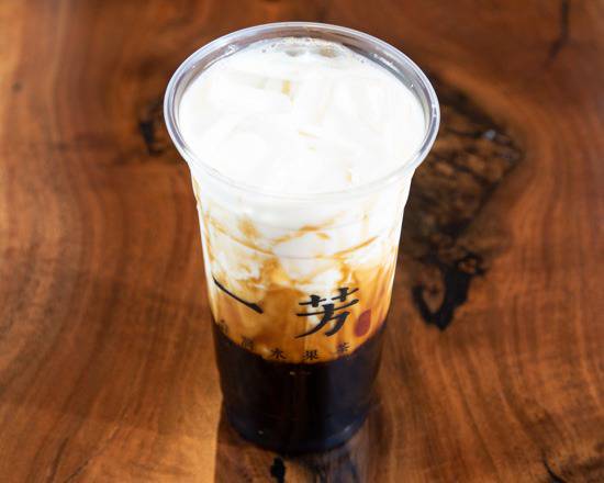 Order Brown Sugar Pearl Latte (No Tea) / 黑糖粉圓鮮奶 food online from Yifang Taiwan Fruit Tea store, SF on bringmethat.com
