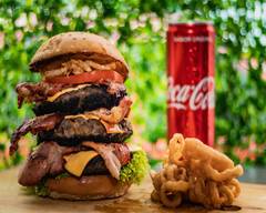 The Fat Bear (1ro de Mayo)