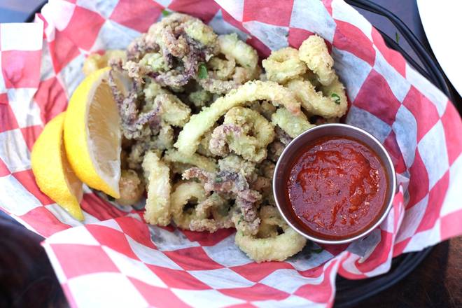 Order Calamari food online from Pizza Man store, Milwaukee on bringmethat.com