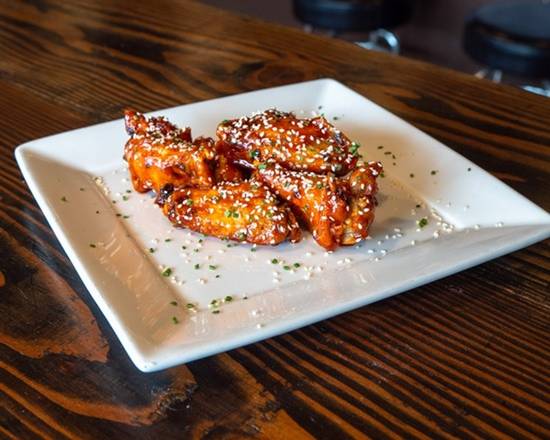 Order Wings food online from Pizza Of Venice store, Altadena on bringmethat.com