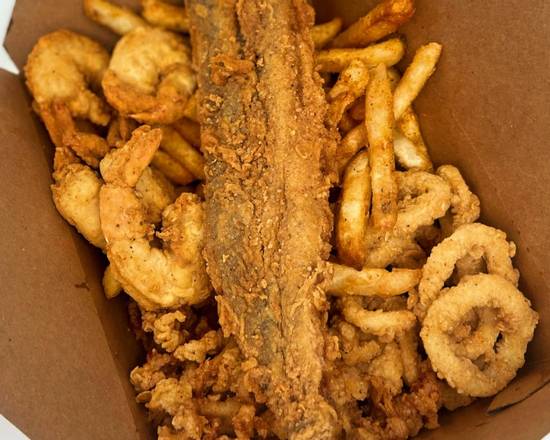 Order Fisherman's Platter food online from Chosen 1 Cajun Seafood store, Hartford on bringmethat.com