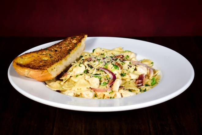 Order Aspen Chicken Pasta food online from Aspen Creek Grill store, Noblesville on bringmethat.com