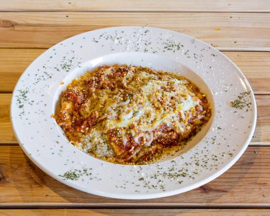 Order Lasagna food online from Emilios Pizzeria & Restaurante store, Saint Cloud on bringmethat.com