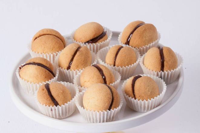 Order Italian Mini Cookies in a Gift Box food online from Lb Cake Stop store, Baldwin Park on bringmethat.com