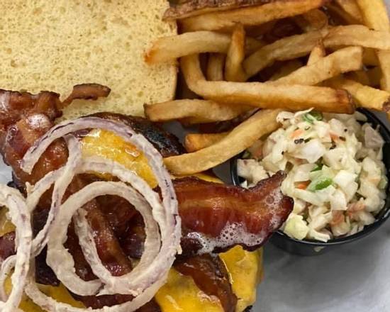 Order Bacon Cheeseburger food online from Barrel Junction store, Shaler Township on bringmethat.com
