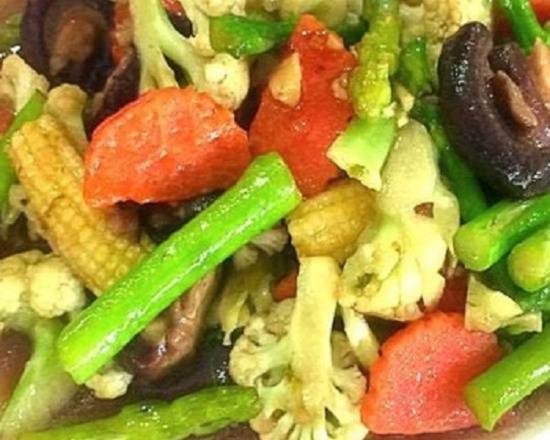 Order Mixed Vegetable Delight food online from Topthai Kitchen store, Lincoln on bringmethat.com