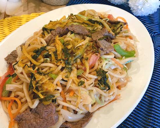 Order Beef Sour Cabbage Fried Noodle(酸菜牛肉炒拉面) food online from Green China Grill store, San Diego on bringmethat.com