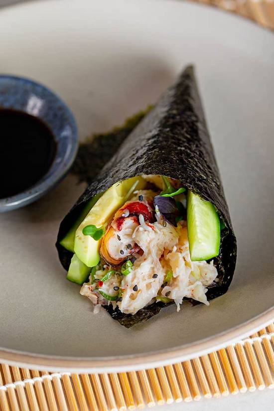 Order 47.California Handroll food online from Fuji Revolving Sushi Bar store, Cypress on bringmethat.com