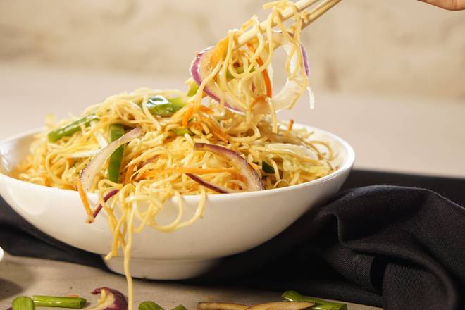 Order Hakka Noodles food online from Inchin Bamboo Garden store, Nashville on bringmethat.com