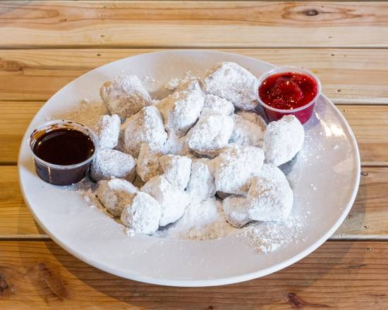 Order Zeppolis food online from Emilios Pizzeria & Restaurante store, Saint Cloud on bringmethat.com
