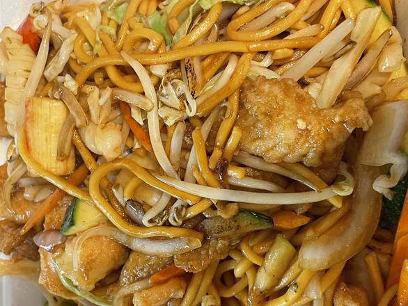 Order Chow Mein with Seafood food online from Lee's BBQ + Boba store, Cudahy on bringmethat.com